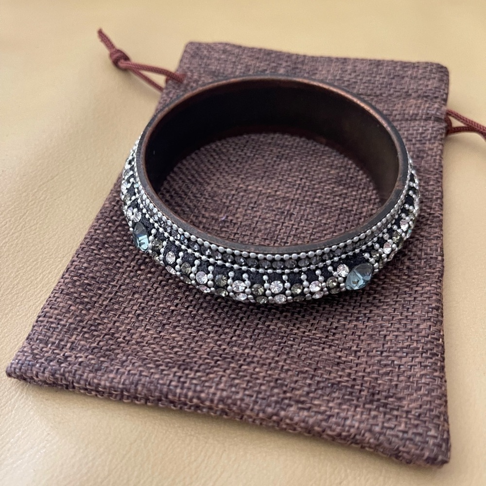 Bangle bracelet